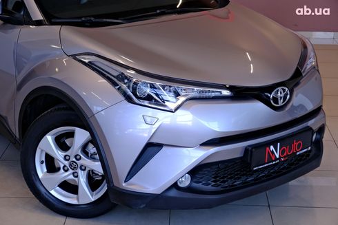 Toyota C-HR 2019 серебристый - фото 3