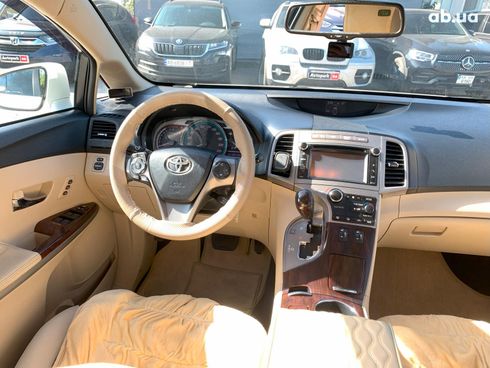 Toyota Venza 2013 белый - фото 37