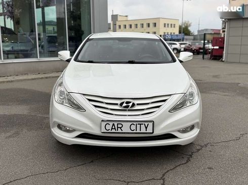 Hyundai Sonata 2010 - фото 2
