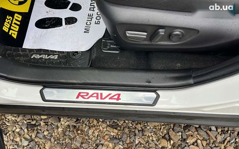 Toyota RAV4 2021 - фото 9