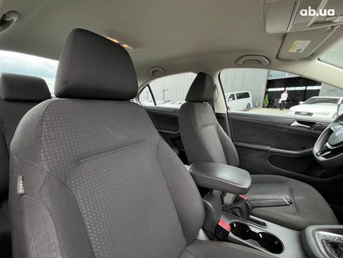 Volkswagen Jetta 2016 белый - фото 4