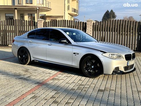 BMW 5 серия 2011 серебристый - фото 15