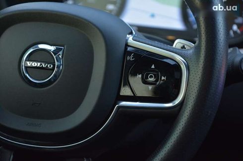 Volvo XC60 2018 - фото 30