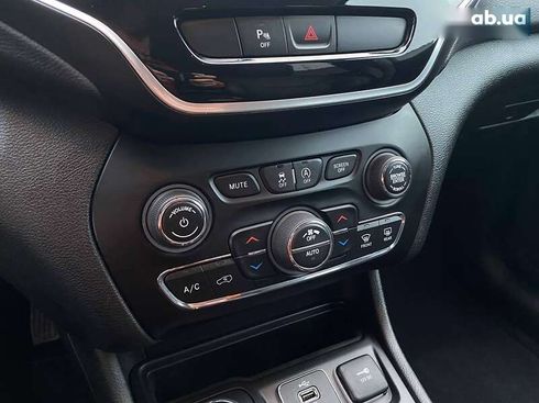 Jeep Cherokee 2018 - фото 17