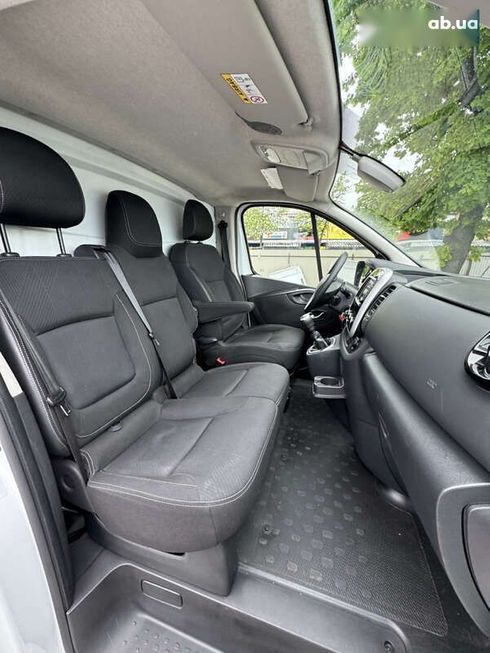 Renault Trafic 2021 - фото 23
