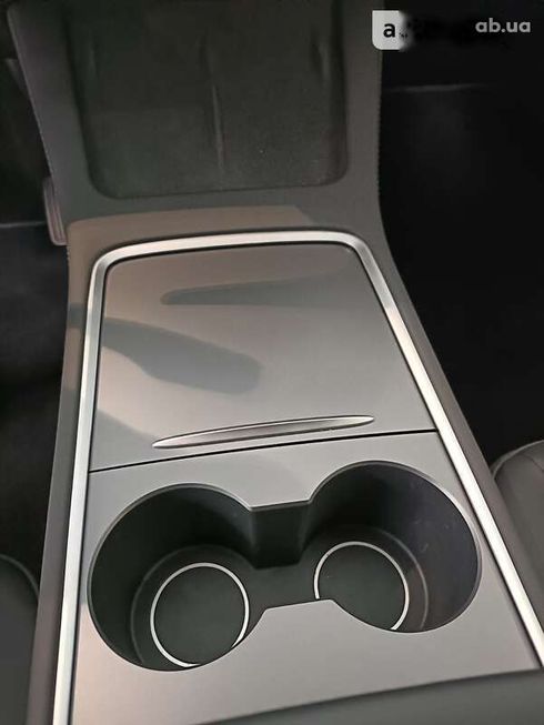 Tesla Model Y 2023 - фото 16