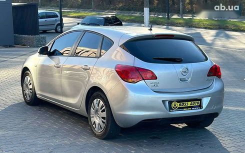 Opel Astra 2010 - фото 4