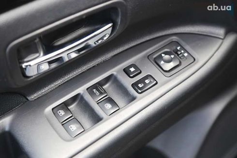 Mitsubishi Outlander 2017 - фото 25