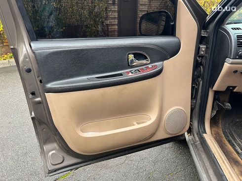 Chevrolet Uplander 2005 коричневый - фото 9