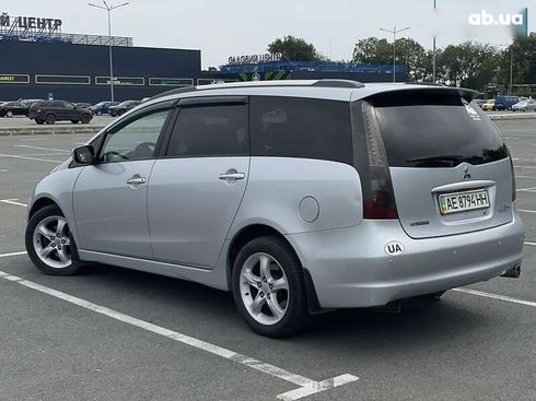 Mitsubishi Grandis 2008 - фото 6