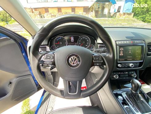 Volkswagen Touareg 2015 синий - фото 52