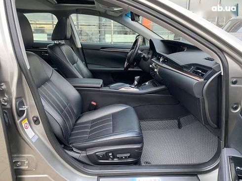 Lexus ES 2017 - фото 26