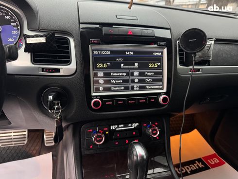 Volkswagen Touareg 2012 черный - фото 24