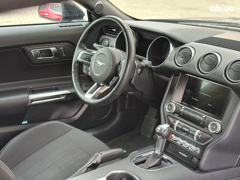 Ford Mustang 2022 черный - фото 28