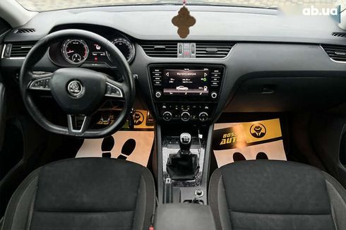 Skoda Octavia 2017 - фото 12