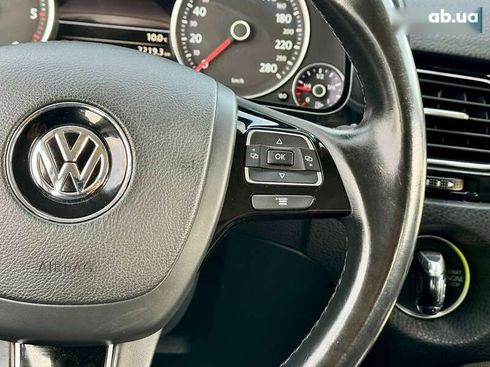 Volkswagen Touareg 2015 - фото 24