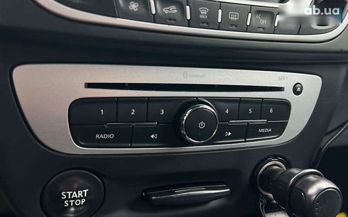 Renault Megane 2015 - фото 21