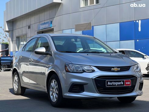 Chevrolet Sonic 2019 серый - фото 3