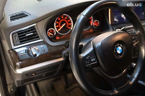 BMW 5 серия 2015 - фото 20