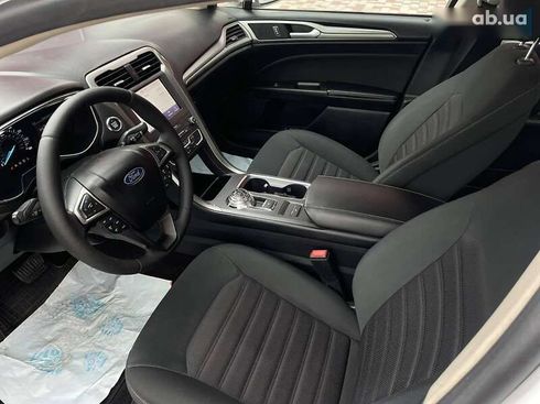 Ford Fusion 2019 - фото 14