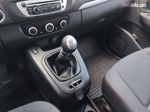 Renault Scenic 2012 - фото 26