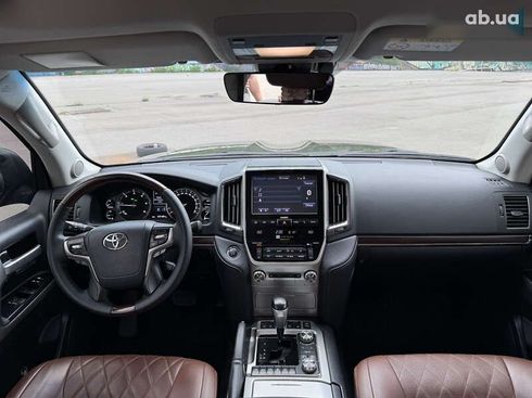 Toyota Land Cruiser 2017 - фото 17