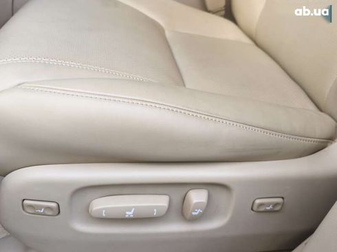 Lexus LX 2010 - фото 11
