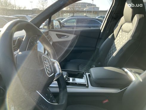 Audi Q7 2021 - фото 3