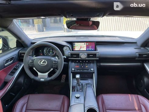 Lexus IS 2017 - фото 13