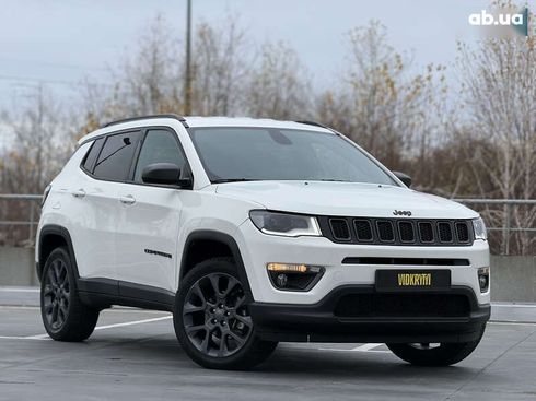Jeep Compass 2021 - фото 8