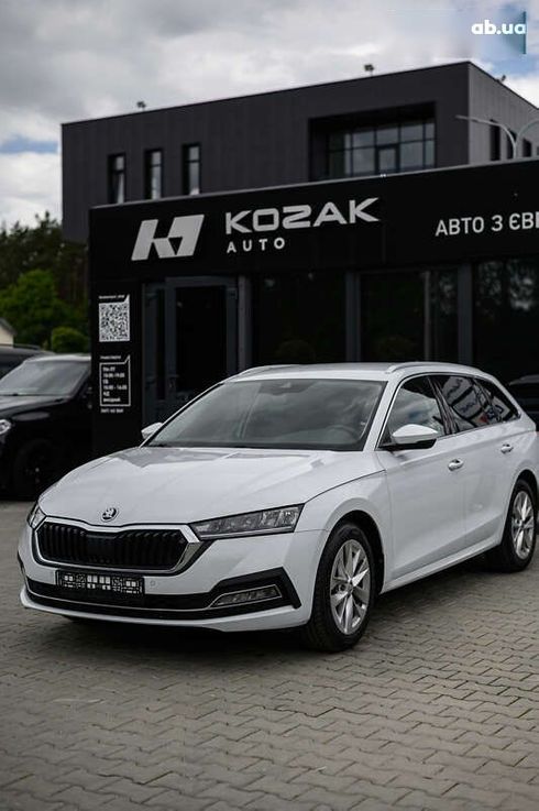 Skoda Octavia 2021 - фото 4