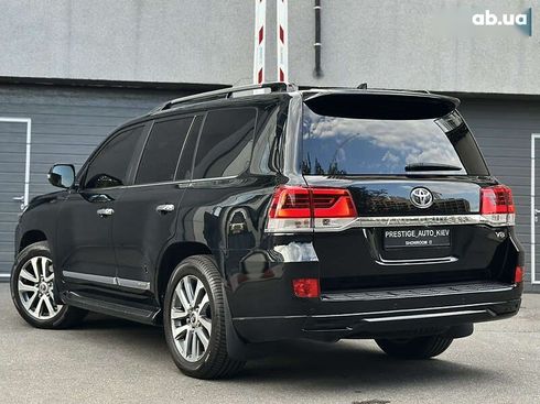 Toyota Land Cruiser 2017 - фото 30