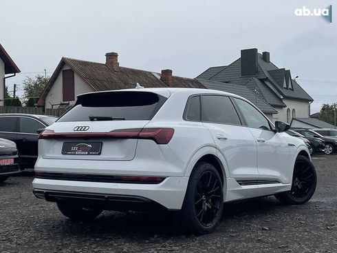 Audi E-Tron 2022 - фото 8