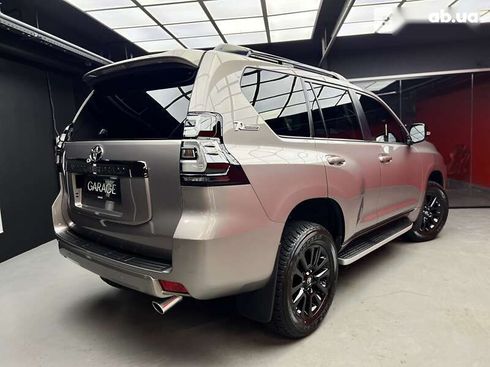 Toyota Land Cruiser Prado 2022 - фото 19