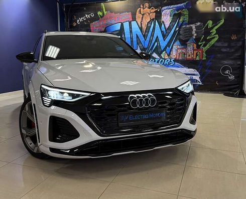 Audi SQ8 e-tron 2023 - фото 4