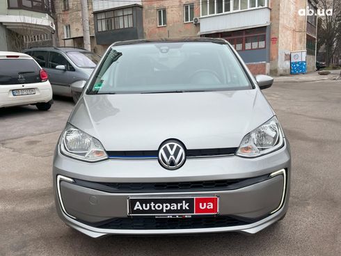 Volkswagen e-Up 2017 серый - фото 10