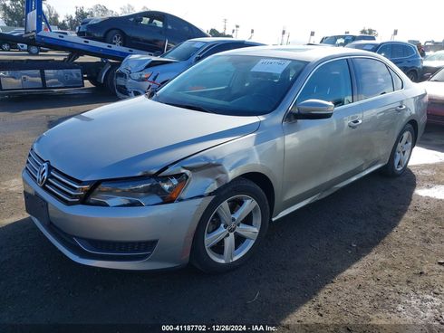 Volkswagen Passat 2013 серебристый - фото 3