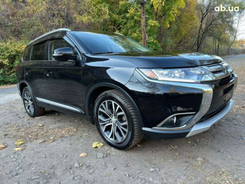 Mitsubishi Outlander 2018 черный - фото 3