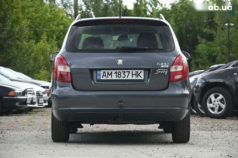 Skoda Fabia 2009 - фото 9