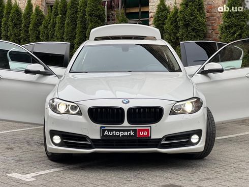 BMW 5 серия 2014 белый - фото 38