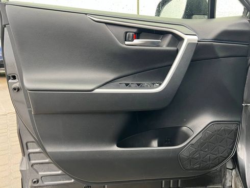 Toyota RAV4 2019 серый - фото 16