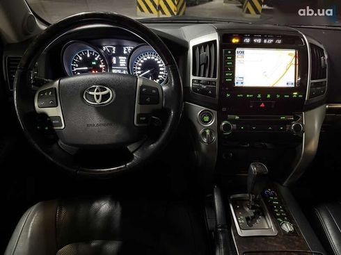 Toyota Land Cruiser 2012 - фото 22