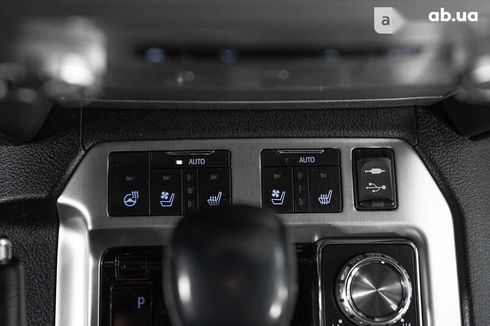 Toyota Land Cruiser 2017 - фото 26