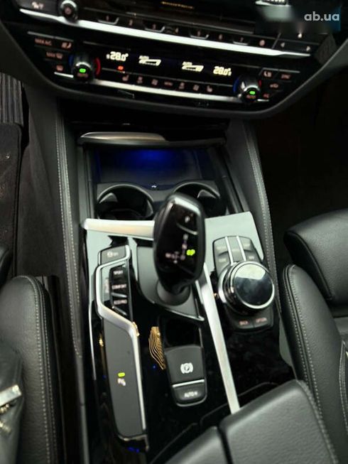 BMW 5 серия 2017 - фото 25