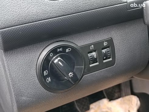 Volkswagen Caddy 2008 серый - фото 23