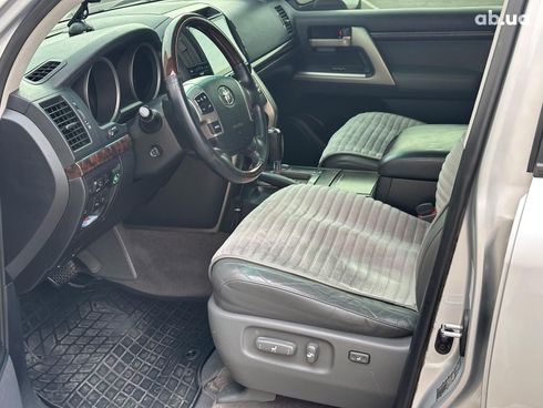 Toyota Land Cruiser 2008 серый - фото 32