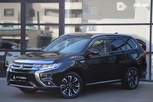 Mitsubishi Outlander 2017 - фото 3