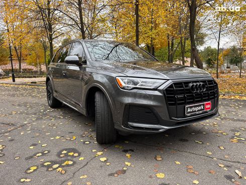 Audi Q7 2021 серый - фото 7