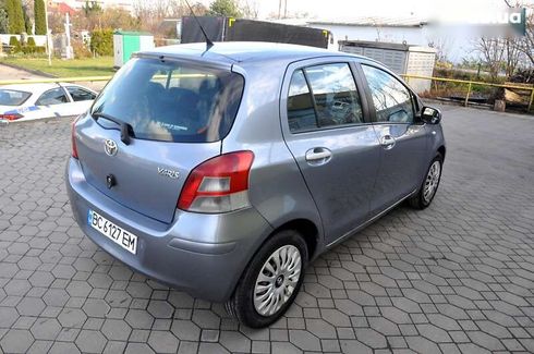 Toyota Yaris 2010 - фото 6