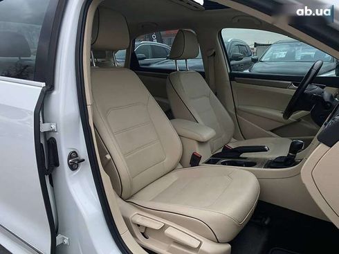 Volkswagen Passat 2017 - фото 30